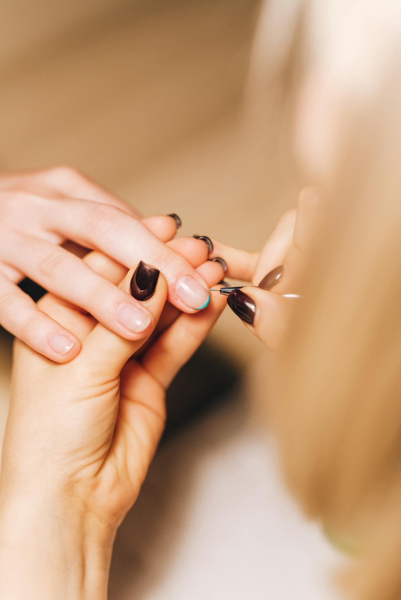 Cat-Eye Chrome Nails visual reference